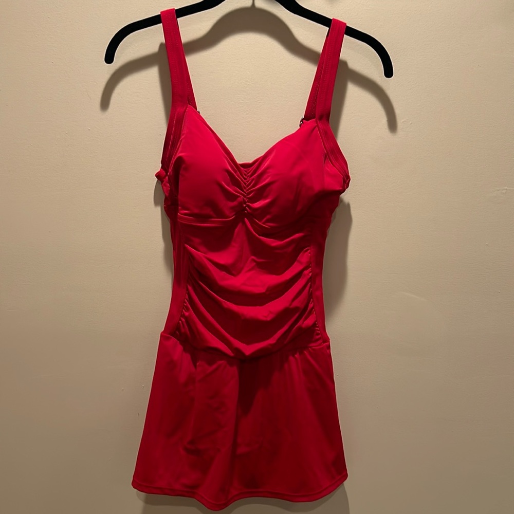 Red Jantzen swim dress size 8 one piece built in bra adjustable straps